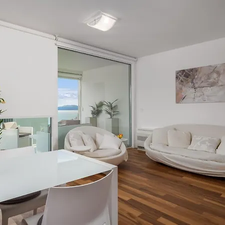 Appartement Mara Opatija With Rooftop Swimming Pool *